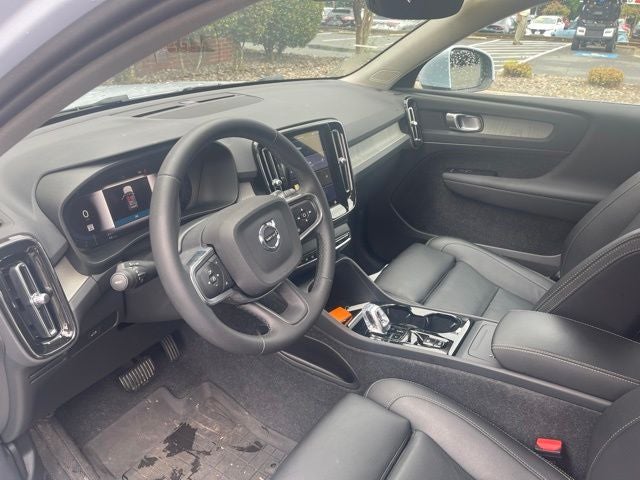 2024 Volvo XC40 B5 Plus Bright Theme